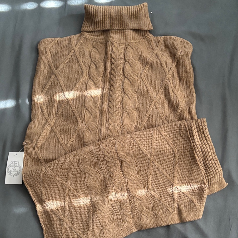Cable Knit Turtleneck Vest - Tan